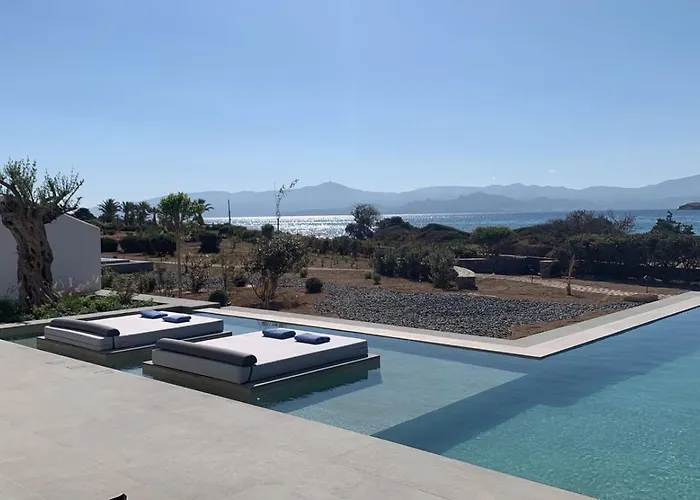 Elesia Santa Maria (Paros)